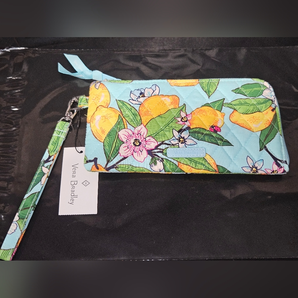 NWT Vera Bradley Summer Lemon Grove Print RFID Tech Wristlet